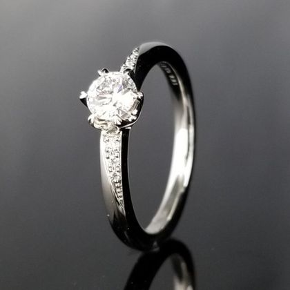 【TANZO.(鍛造指輪)】華やかなデザインのご婚約指輪