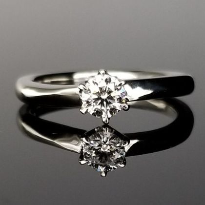 【TANZO.(鍛造指輪)】結婚指輪との重ね着けも楽しめるセットリング