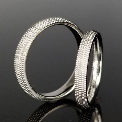 【TANZO.(鍛造指輪)】全面ミル打ちアンティークデザインの結婚指輪
