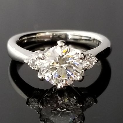 【TANZO.(鍛造指輪)】1ctの圧巻の輝きを放つ素敵なご婚約指輪