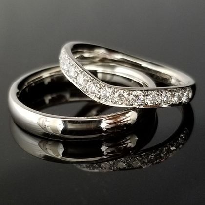 【TANZO.(鍛造指輪)】ダイヤモンドとプラチナが輝くデザインの結婚指輪