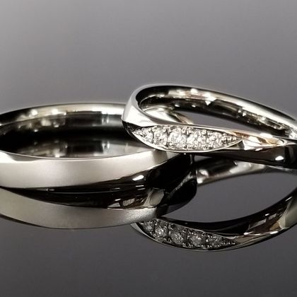 【TANZO.(鍛造指輪)】美しいウェーブデザイン+ダイヤモンドの結婚指輪