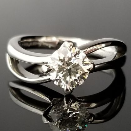 【TANZO.(鍛造指輪)】重厚感のある挟み込みウェーブのリフォームリング