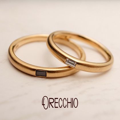 【ORECCHIO(オレッキオ)】＜aman～アマン＞AM-2309/AM2310 細身でマットなアームにバゲットカットダイヤがアクセントの結婚指輪