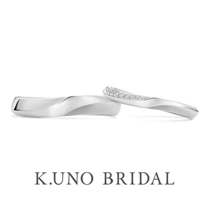 【ケイウノ ブライダル(K.UNO BRIDAL)】【フォルテ】特徴的な面のウェーブがアクセントのマリッジリング