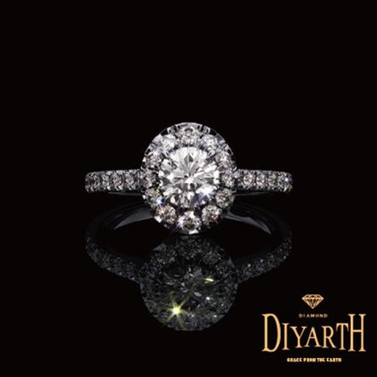 【DIYARTH(ディヤース)】「CELEST」ダイヤモンドのグラデーション取巻きがエレガントな輝きを生む婚約指輪