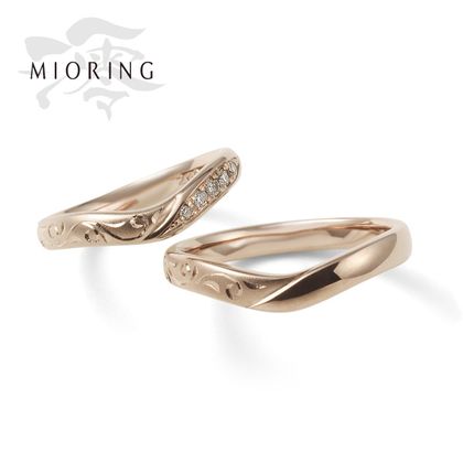 【MIORING(ミオリング)】MIROING 桜ゴールドと手彫りが鍛造リングで花開く結婚指輪 花衣-はなごろも-