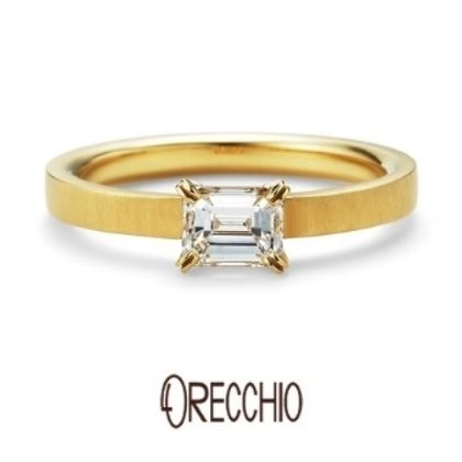 【garden(ガーデン)】＜aman＞婚約指輪　エメラルドカットダイヤが映えるオレッキオの代表作