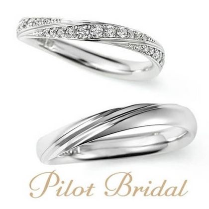 【hirai art gallery(ヒライアートギャラリー)】高純度プラチナ999を使用し美しいウェーブデザイン【パイロットブライダル】