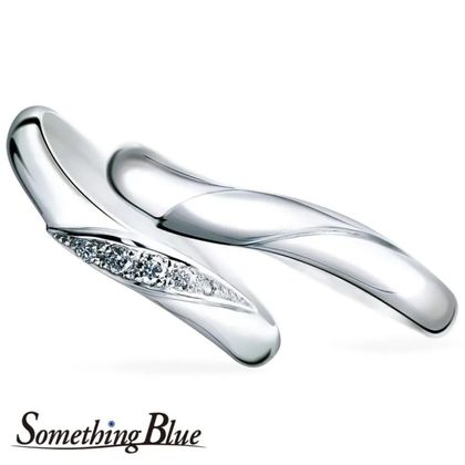 【hirai art gallery(ヒライアートギャラリー)】静に波打つ春の息吹をイメージした可憐なリング【サムシングブルー】