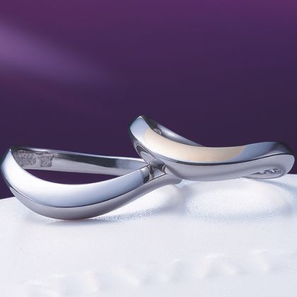 【LOVEST(ラヴェスト)】上弦の月(じょうげんのつき)