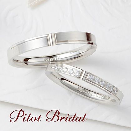 【PILOT BRIDAL(パイロットブライダル)】中央の切り返しデザインがシャープな雰囲気に〈Memory〉