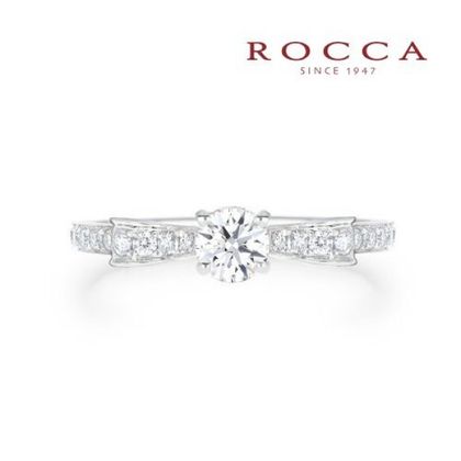 【ROCCA(ロッカ)】【ROCCA】薬指にリボンを結ぶロマンチックなエンゲージリング R60