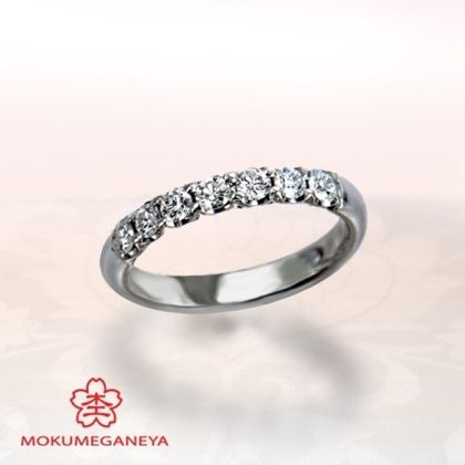 【BROOCH(ブローチ)】【杢目金屋】プラチナにメレダイヤモンドが輝くゴージャスな婚約指輪