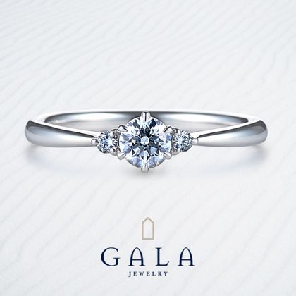 【GALA JEWELRY(ガラジュエリー)】【GALA】2つのメレダイヤと細身のアームがフェミニンなエンゲージリング＊