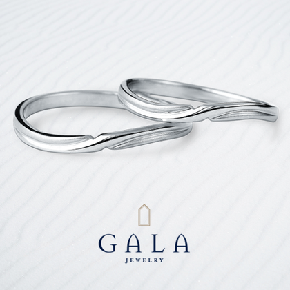 【GALA JEWELRY(ガラジュエリー)】【GALA】マットな質感にウェーブラインが浮かび上がるスタイリッシュデザイン。