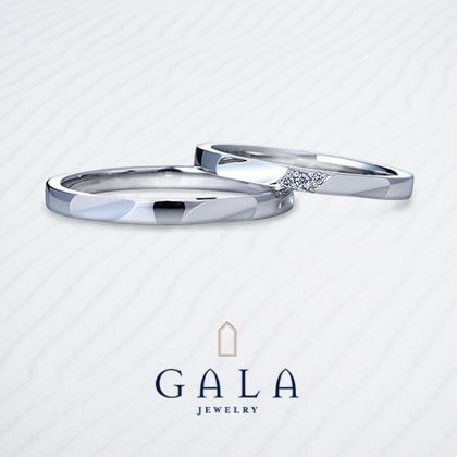 【GALA JEWELRY(ガラジュエリー)】【GALA】立体的なカット面が細身ながらプラチナの光沢を引き立たせるデザイン☆