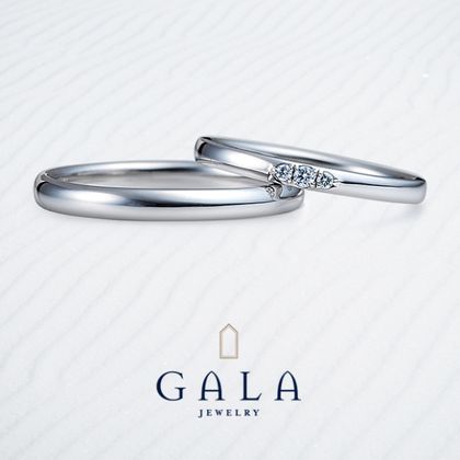 【GALA JEWELRY(ガラジュエリー)】【GALA】細身リングにシンメトリーのメレがかわいい！！人気のストレートタイプ♪