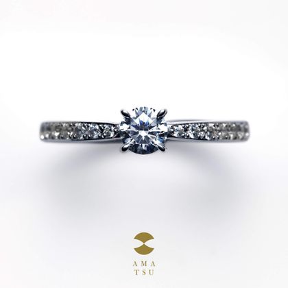 【VANillA(ヴァニラ)】百 – momo –