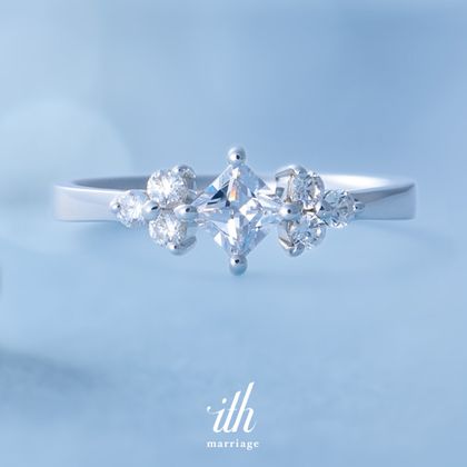 【ith(イズ)】【すっきりプリンセスカットダイヤ】クローバー / Clover