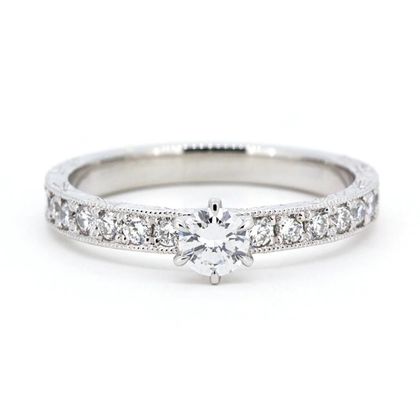 【GRACIS(グラシス)】【AbHeri 】856ARO2 “ADAMANT” Graded diamond ring