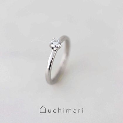 【uchimari(ウチマリ)】4本爪の婚約指輪