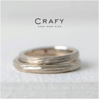 【CRAFY(クラフィ)】【ふたりで手作り】やさしいゴールド色に木目模様を入れた手作り結婚指輪