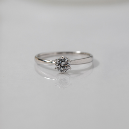 【Smith(工房スミス)】【オーダーメイド】0.3カラットのダイヤモンドが引き立つ絞りのある王道エンゲージリング