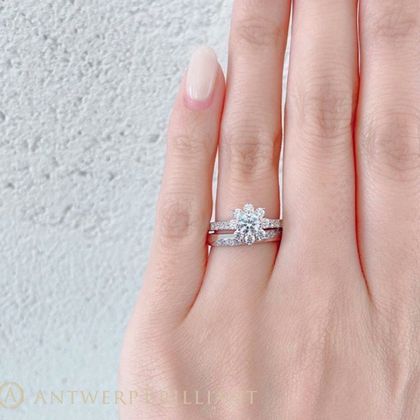 【BRIDGE ANTWERP BRILLIANT GALLERY(ブリッジ・アントワープ・ブリリアント・ギャラリー)】&rdquo;Star Shine&rdquo; Diamond Halo Half Eternity Ring &rdquo;スターシャイン&rdquo; ダイヤモンド ヘイロー ハーフエタニティリング