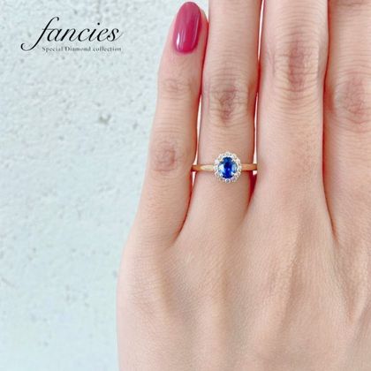 【BRIDGE ANTWERP BRILLIANT GALLERY(ブリッジ・アントワープ・ブリリアント・ギャラリー)】Loyal Blue Sapphire Diamond Halo Ring