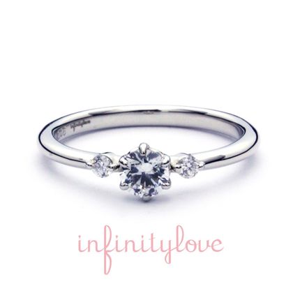 【BRIDGE ANTWERP BRILLIANT GALLERY(ブリッジ・アントワープ・ブリリアント・ギャラリー)】シンプルサイドメレはこれで決まり、オシャレでかわいいjasmine 花　ジャスミン