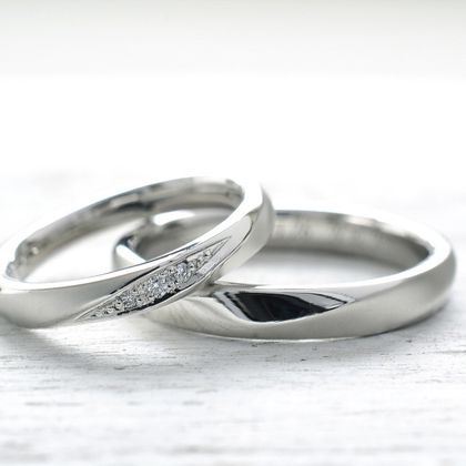 【湘南彫金工房 andfuse】【手作り結婚指輪デザインワックスコース】斜めにダイアを3石セッティングした手作り結婚指輪