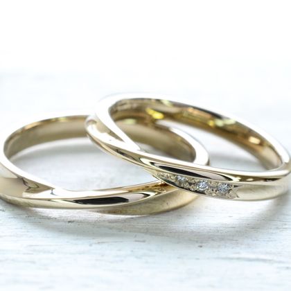 【湘南彫金工房 andfuse】【手作り結婚指輪デザインワックスコース】永遠を表すメビウスデザインにダイアを3石セッティングした18金シャンパンゴールドの手作り結婚指輪