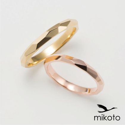 【鶴(mikoto)】【18MA-008a】クリスタルカットの多面デザインがおしゃれな結婚指輪