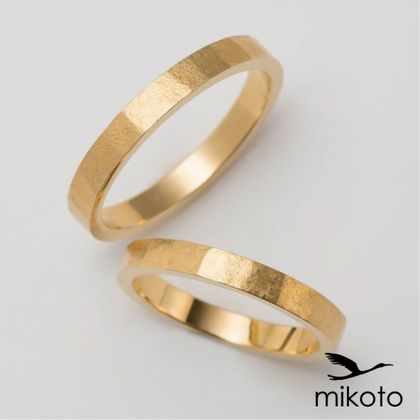 【鶴(mikoto)】【18TE-011】クラシックでおしゃれなゴールドの結婚指輪