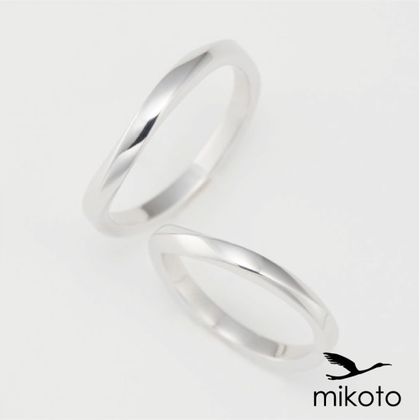 【鶴(mikoto)】【18MA-019】優しいひねりが指に馴染むシンプルな結婚指輪