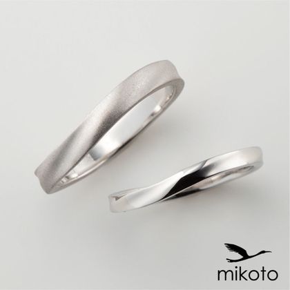 【鶴(mikoto)】【20MA-043】波をイメージしてデザインしたS字ウェーブの結婚指輪