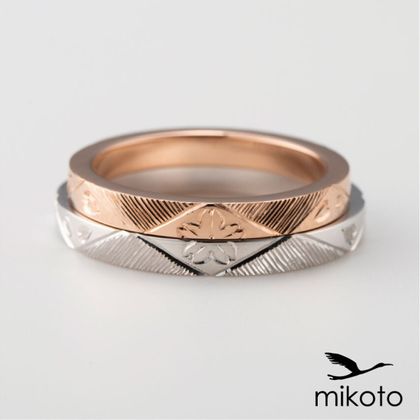 【鶴(mikoto)】【22TE-040】満開の桜と花吹雪を職人が指輪に彫り入れた和彫りの結婚指輪