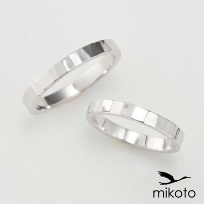 【鶴(mikoto)】【18TE-010】金鎚で打ちつけた大判の鎚目がかっこいい結婚指輪