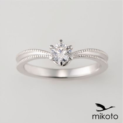 【鶴(mikoto)】【22EN-018】くびれたフォルムがシャープな印象の婚約指輪