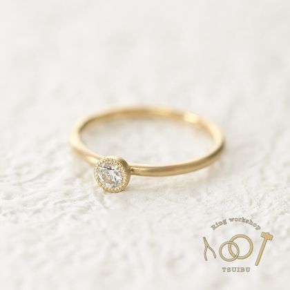 【ついぶ工房】【想いを込めた手作り婚約指輪】K18イエローゴールド・甲丸型・覆輪（ミルグレイン）・鏡面仕上げ