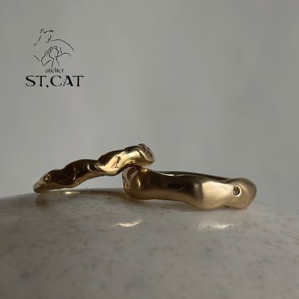 【atelier ST, CAT(アトリエ エスティーキャット)】ぷっくりと愛らしい芸術性【オーダー結婚指輪】リキッド加工リング