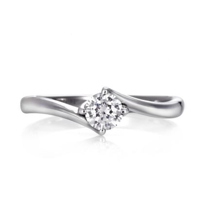 【DIAMOND DOT LAB(ダイアモンド ドット ラボ)】TOE-074　エンゲージリング　/   優しく包み込まれているようなデザインの婚約指輪。