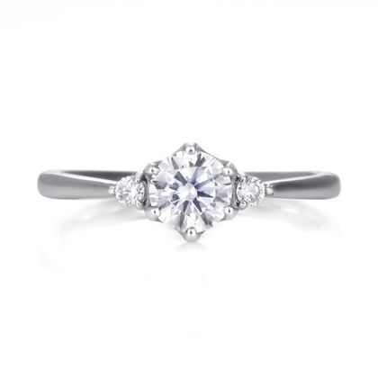 【DIAMOND DOT LAB(ダイアモンド ドット ラボ)】TOE-138　エンゲージリング　/   シンプルで洗練されたデザインです。