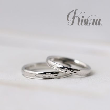 【atelier Kiona(アトリエキオナ)】【オーダーメイド】光の加減でデザインが変わるのでシンプルだけどワンポイント！