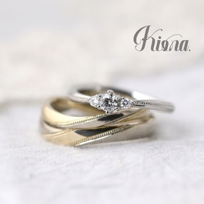 【atelier Kiona(アトリエキオナ)】【オーダーメイド】ミルグレインでクラシカルに！コンビネーションのマリッジリングと重ね付け♪