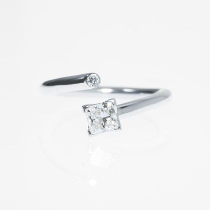 【ENEY(エネイ)】TWO PT900 PRINCESS/MELEE RING