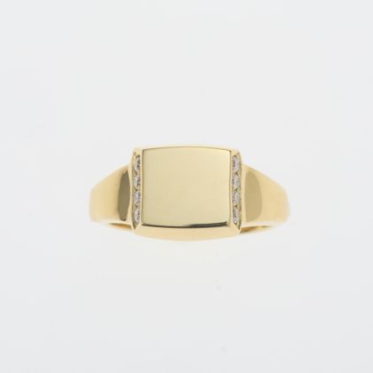 【ENEY(エネイ)】SIGNET SIDE DIAMONDS RING K18YG