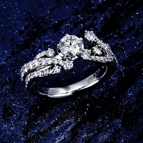 ROCCA】斜めのダイヤモンドのラインが綺麗！シンプルで仕事中も