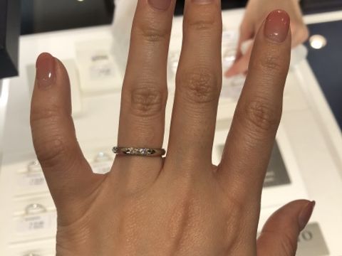 【MIKIMOTO(ミキモト)の口コミ】 コロンとした可愛らしさがある指輪です。着け心地もなめらかで、3つの石の…
